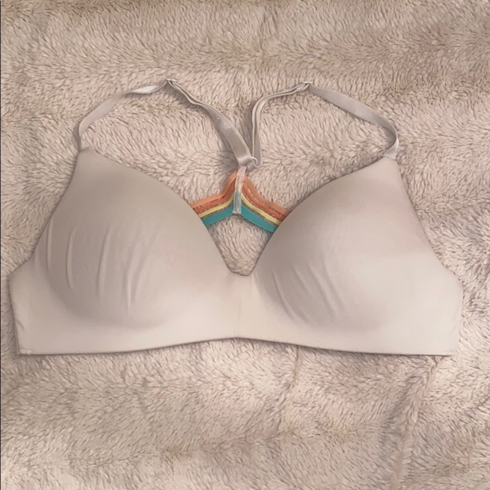 White VS bra